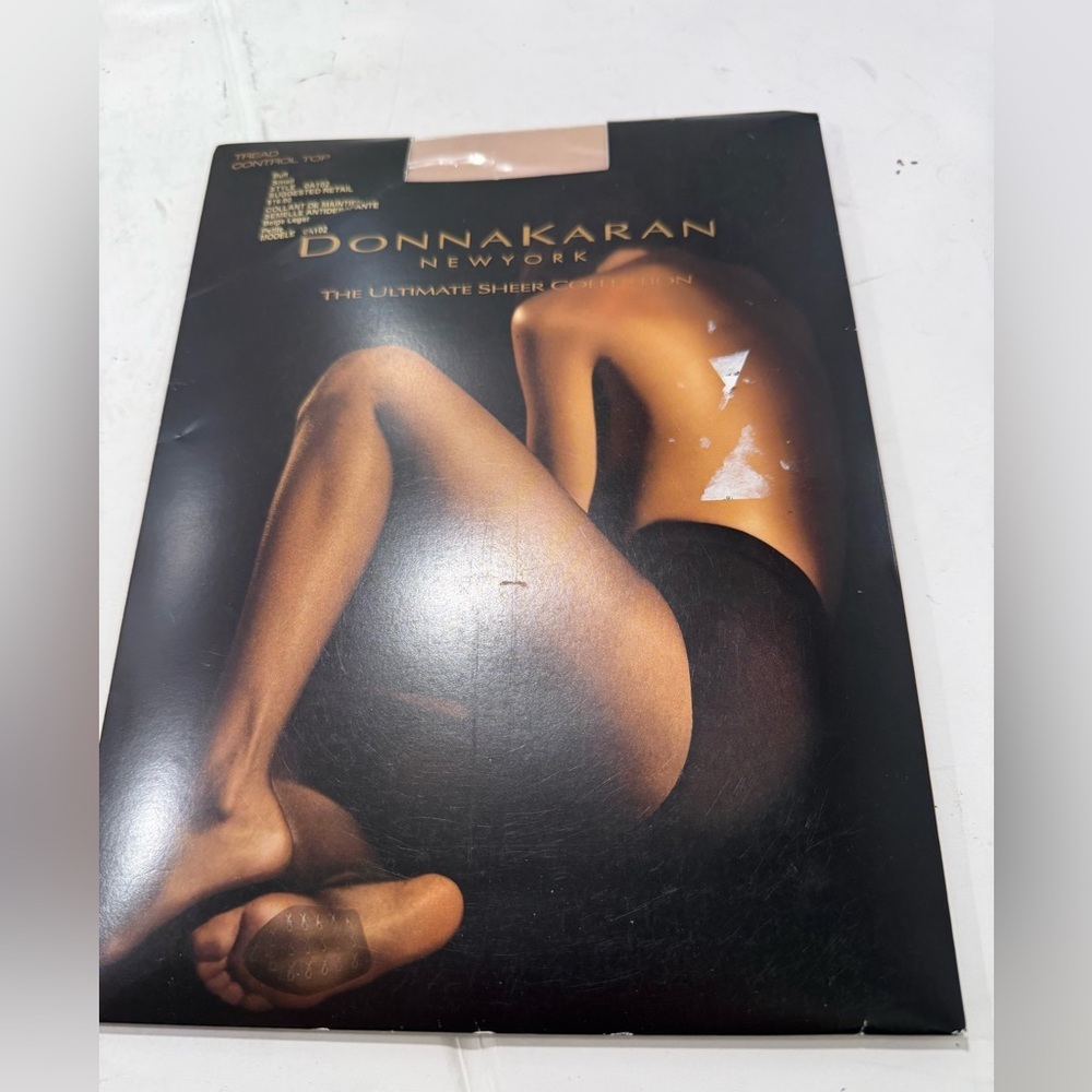 Donna Karan The Ultimate Sheer Collection Pantyhose Buff Size Small Style 0A102